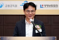 [사진]'금융혁신대상' 심사평 하는 이효택 본부장