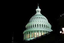 '셧다운 종료' 예산안 美상원 통과… 민주당 "한심하다" 내분