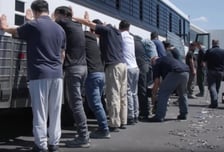 "체포 설명도 사과도 없었다"…韓근로자들, 美ICE에 소송 준비