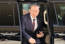 정성호 법무장관 국회 나온다...'대장동 항소포기' 놓고 여야 격돌