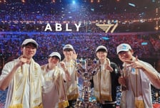 에이블리, '롤드컵' 3연패 T1 스폰서십 계약…"국내 이커머스 최초"