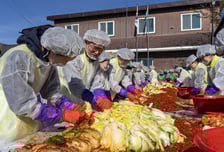이찬우 농협금융 회장 '사랑의 김장김치 나눔' 행사