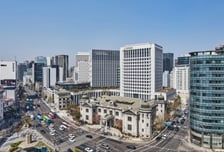 한은 "부실기업 퇴출 지연이 GDP 성장 제약…선별적 지원해야"