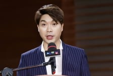 박수홍에 사과 없이 "부모님 보살펴야" 울먹…친형 2심도 징역7년 구형