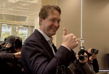 LG-벤츠, '車 부품 솔루션' 논의…벤츠 회장 "LG와 비전 공유"