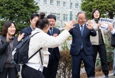 [사진] 김석준 부산교육감 수능 수험생 응원