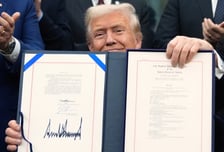 美셧다운 종료… 트럼프, 임시예산안 서명