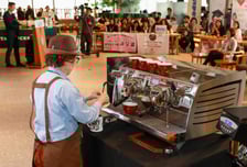 "나이는 숫자일 뿐"…스타벅스, 시니어 바리스타 라떼아트 대회