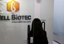 특검, 웰바이오텍 회장 구속영장·부회장 인터폴 적색수배