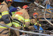 울산화력 '마지막 실종자' 발견…철근 자르며 접근 중