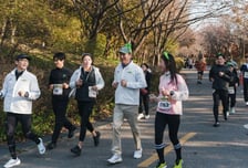 반려견·초등생·유모차도 함께 뛴다…교통통제·경쟁 없는 '쉬엄쉬엄 런'