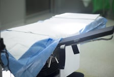 성형수술 하며 프로포폴 2배 투여…산소 측정기는 "시끄럽다" 꺼놔…환자 사망