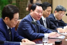 최태원 "용인 팹만으로 600조 투자…AI 데이터센터 신속 구축"