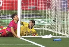 이재성 머리 밀친 볼리비아 골키퍼…"매너손" 누리꾼 칭찬 쏟아진 이유