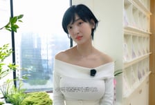 속옷만 입고 피아노 치던 이해인 근황…"40억대 건물주 됐다"