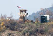 [속보] 국방부, 북한에 전격 대화제안…"남북 휴전선 기준 논의하자"