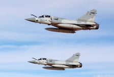 이 대통령 국빈방문에 전투기 4대 호위…UAE서 방산 '잭팟' 터질까