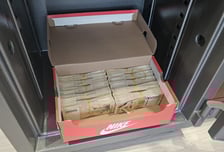 동부지검, 피싱 자금세탁책 구속…'보완수사'로 일당 5명 기소