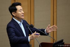 오세훈 "한강버스 결과로 평가해야...6개월만 기다려달라"