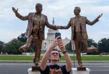 입장 바꾼 트럼프 "앱스타인 문서 공개 법안 서명할 것"