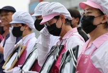 20일 서울·인천 학생들 밥은?…급식·돌봄 비정규직, 전국 총파업 예고