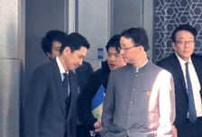 주머니에 손 넣고 내려다본 중국, 일본은 고개 숙였다…일본 '굴욕' 외교