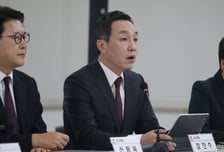 국힘 지도부, 론스타 상대 승소 놓고 "나 홀로 영웅" vs "韓이 잘한 일"