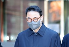 "尹 내외와 관계로 편견 말아달라"…김진우 구속심사 종료