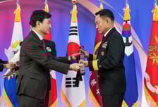 국방부, 준장 진급자 89명에 삼정검 수여…'계엄버스' 탑승자는 제외