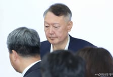 윤석열, 한덕수 재판 증인 출석…"한덕수, 계엄 재고 요청·반대 취지 발언"