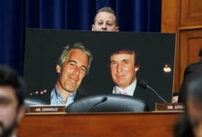 트럼프, '엡스타인 파일 공개법' 서명…"민주당 역풍 맞을 것"