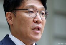 '이우환 그림 매관매직' 김상민 첫 재판…"다음달 16일 변론 종결 예정"