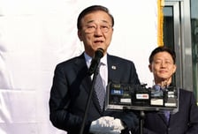 김윤덕 "소규모·주거용 불법건축물, 한시적 합법 전환"