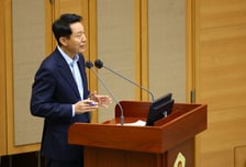 한강버스 운항 중단 일축한 오세훈..."계절별 데이터 축적 필요"