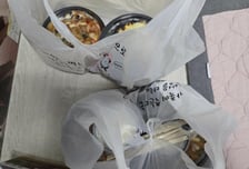 "일당 날리지 마세요" 실수한 배달기사에 쥐어준 3만원 '훈훈'