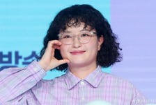 "교도소냐" 100만 유튜버 사무실 공개 후폭풍…지하 6평, 창문도 없다