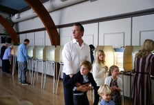 아빠는 민주당 대권주자, 아들은 '마가' 팬…엇나가는 정치인 자녀들