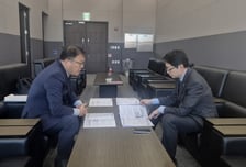 장금용 창원특례시장 권한대행 지방시대위 방문 현안 건의