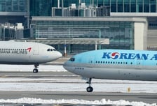 180석 비행기에 승객 달랑 3명뿐…'눕코노미' 된 부산~괌 노선