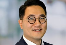 "내년도 이어질 관세·셧다운 리스크…변동성 장세에 해법은 000 ETF"