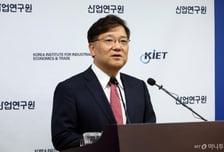 내년 수출 '마이너스' 전환…"반도체 견고한데 자동차 정체, 철강 침체"