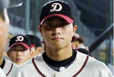 '최강야구' 심수창 이대형 시선강탈하는 얼굴천재 야구장에 등장