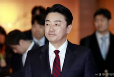 강훈식 비서실장 "경제외교 성과, 대기업 넘어 중기·국민 전체 확산돼야"