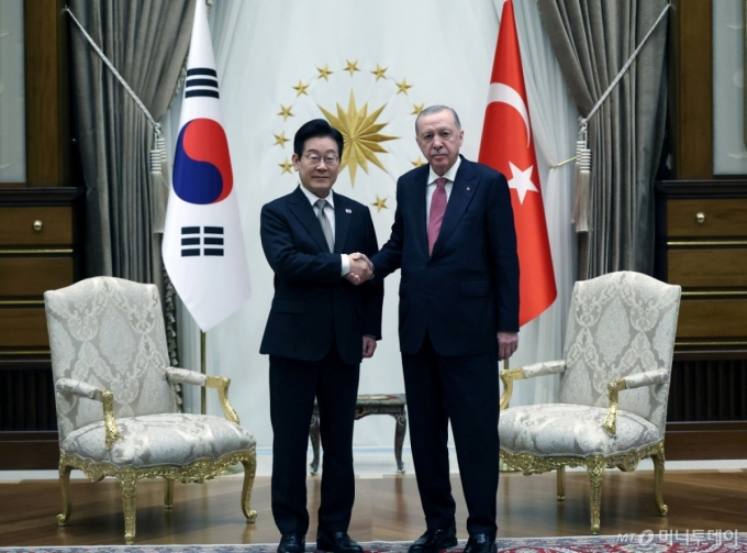 [속보]이재명 대통령 "튀르키예와 전략적 동반자 관계에 관한 공동성명 채택"