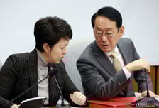 국민의힘 "고환율 대책 현안질의 추진" "국민연금, 환율안정 도구 아냐"