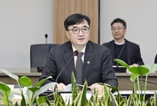 서초구청 42층 재건축·성남~서초 고속도로 추진…3.4조 민투심 통과