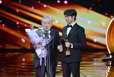 [단독] 故이순재 대상 순간 지켰던 최수종 "슬프고 마음 아파. 제일 기억에 남는 거는..." [직격인터뷰]