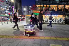 성남시 서현역·판교역에 '로봇 순찰' 떴다