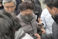 "여기가 CCTV 없어"…'장애 영아 살해' 부부 도운 의사, 징역 10년 구형