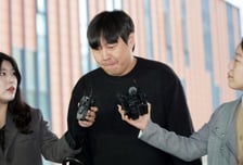 불법 도박 혐의 개그맨 이진호, 보완 수사 뒤 다시 검찰에 넘겨져